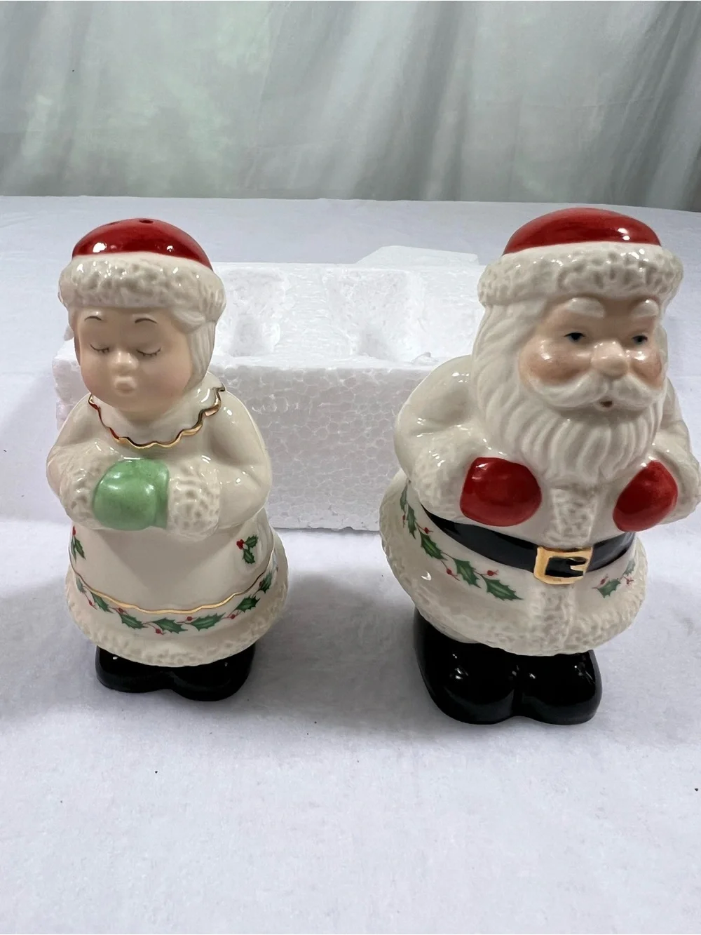 Lenox Red and Cream Santa & Mrs. Claus Figurine Salt & Pepper Shakers